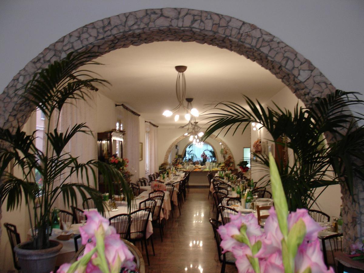 Hotel Pensione Ornella Cesenatico Exterior foto